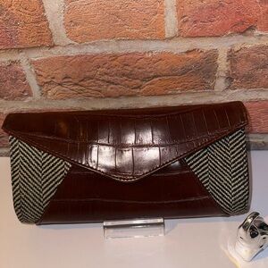 Elegant Brown and Black Women's Clutch